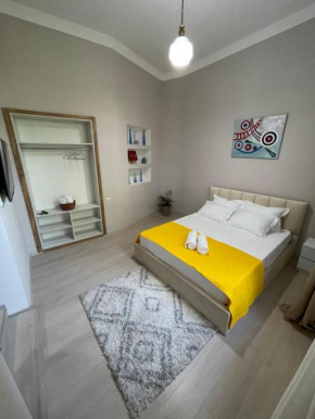 cosy home, 1 minute from freedom square